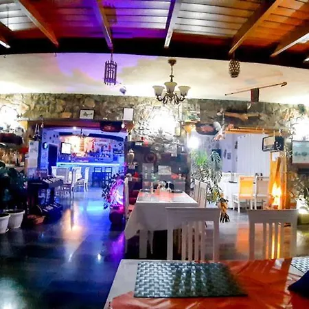 ゲストハウス Stone Dream Bar Restaurant Udenisht