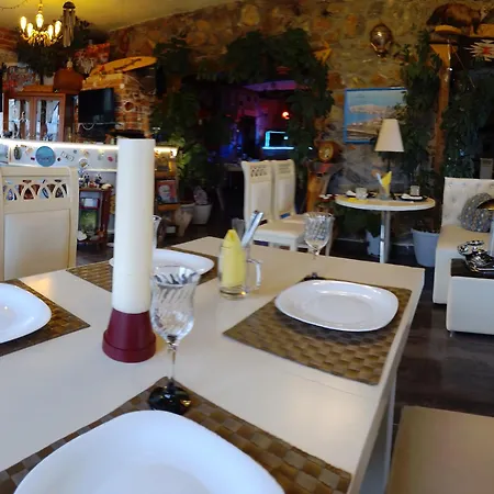 Stone Dream Bar Restaurant *